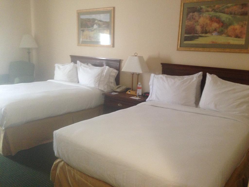 Holiday Inn Express Mount Pleasant- Scottdale, An Ihg Hotel Szoba fotó